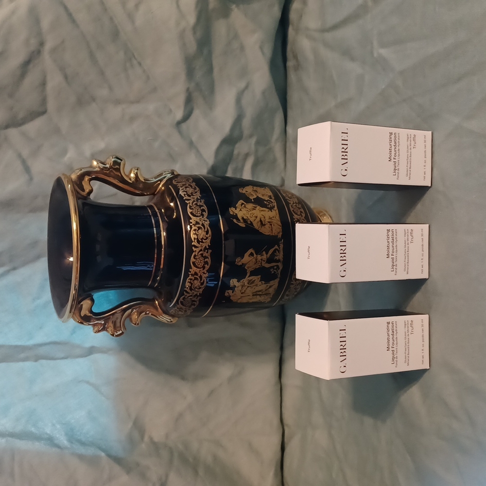 THREE GABRIEL Moisturizing Liquid Foundation Truffle